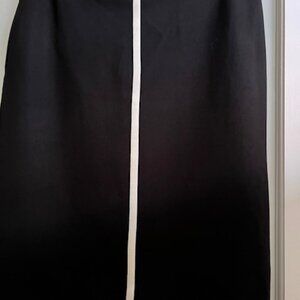 Black/White Trim stretch skirt Size M